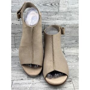 Clarks Collection Taupe‎ Perforated Leather Block Heel Peep Toe Sandals Women 9M